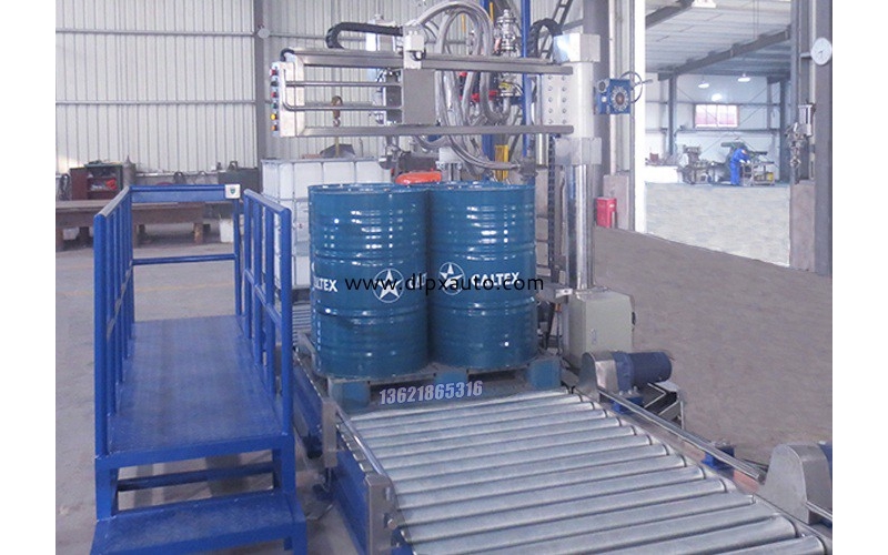 噸桶搖臂托盤式灌裝機(配輥道)