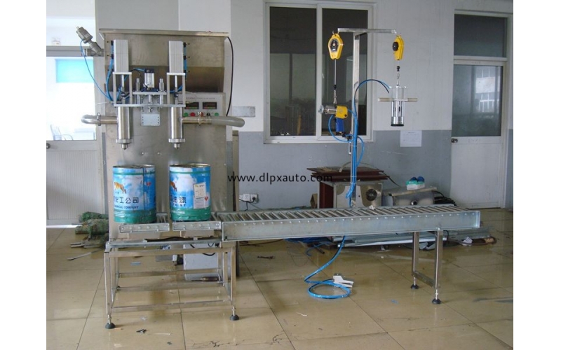 2頭油漆稱重灌裝、鎖蓋