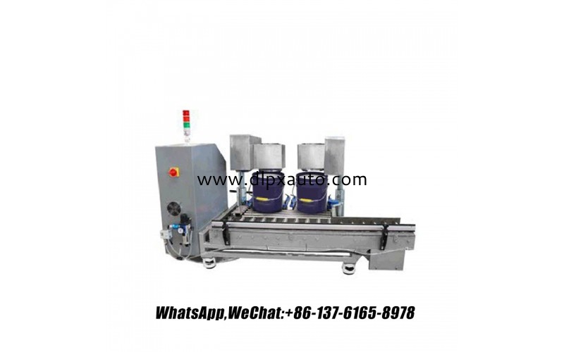 全自動多頭灌裝機，用于灌裝 18L 液體肥料